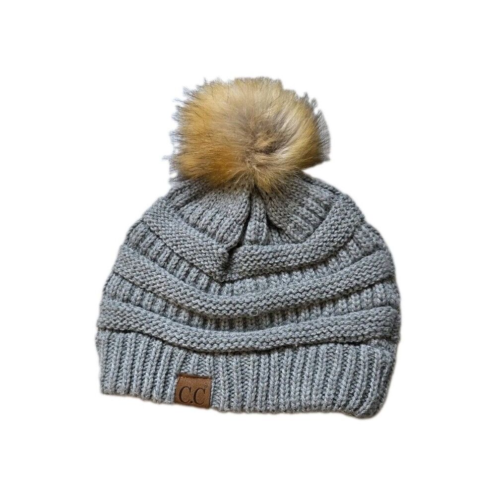 C.C Exclusives Gray Chunky Knit Beanie Faux Fur Pom Pom Winter Hat EUC One Size
